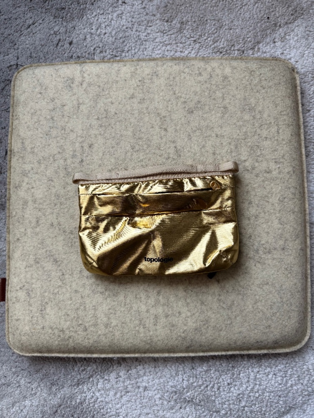 [NWOT] Topologie Phone Sacoche in Metallic Gold